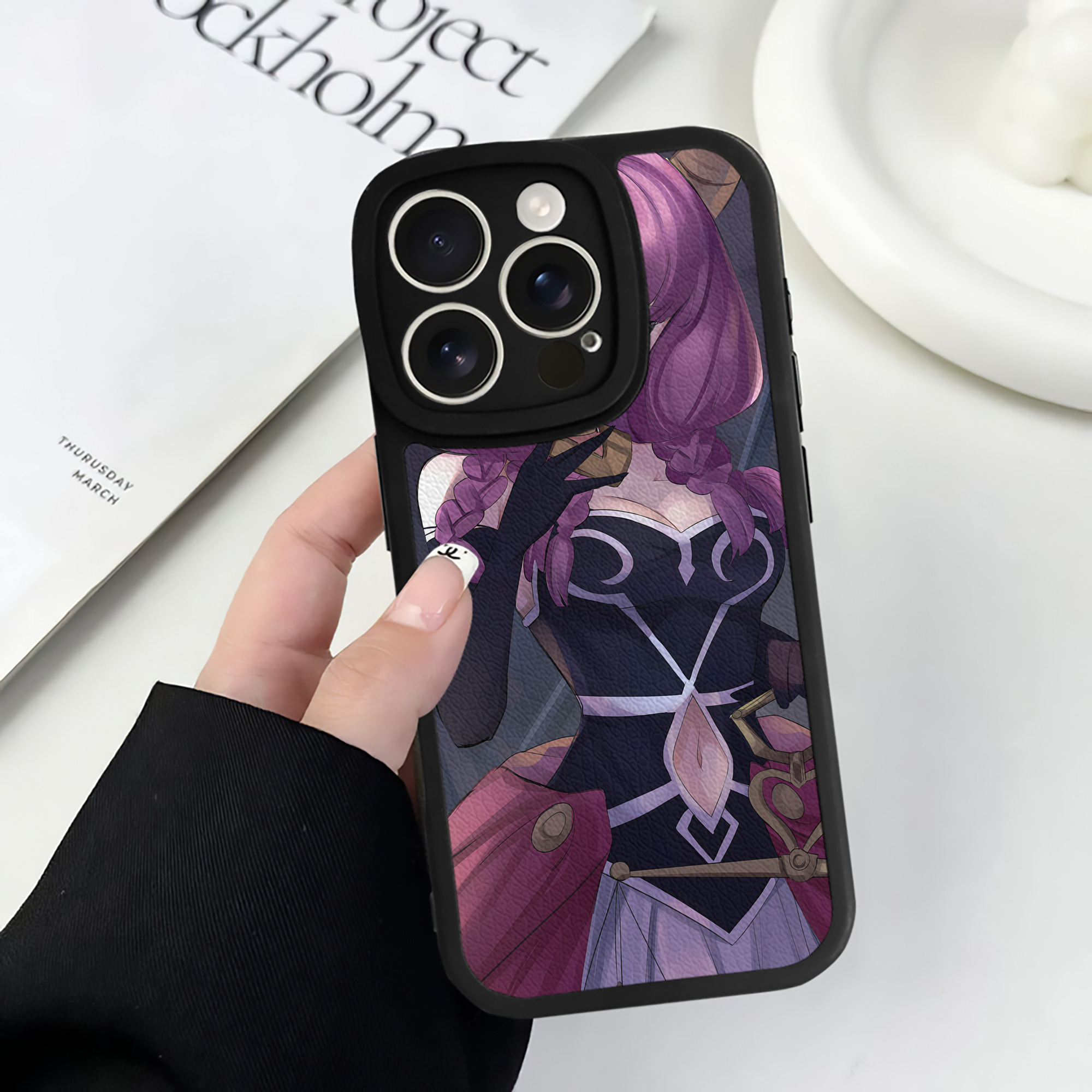 （画像用） 葬送のフリーレン Frieren 【iPhone 16シリーズ対応】シリコンスマホケース（レザー調） 材質：シリコン